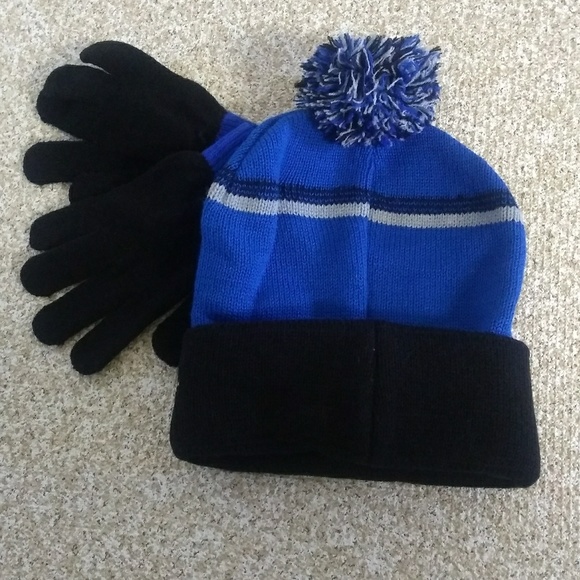 Boys Pom Pom Beanie & Gloves. - Picture 2 of 3